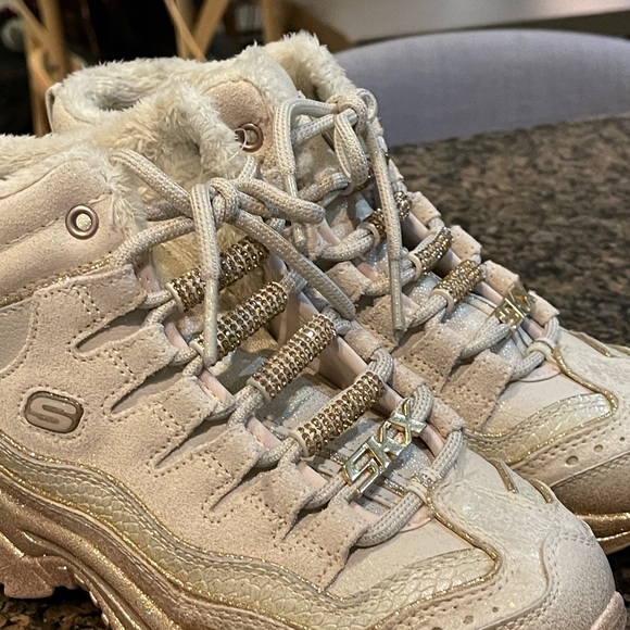 Sneakers - Picture 4 of 7